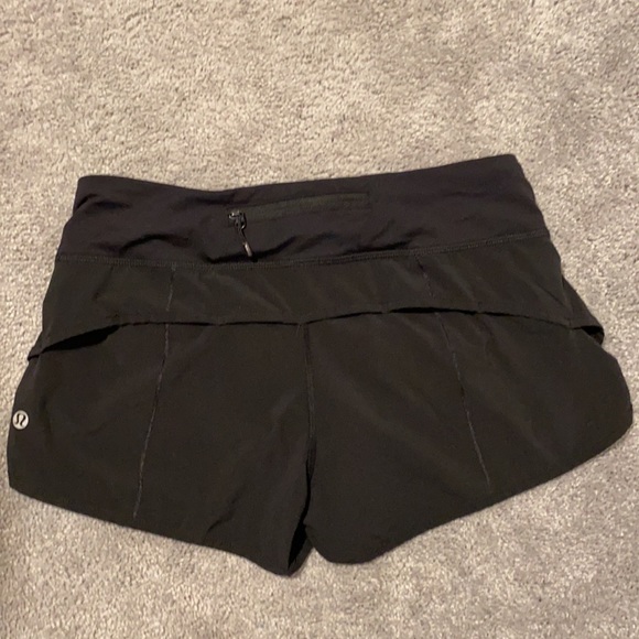lululemon short shorts ποΈββοΈ - Picture 2 of 2